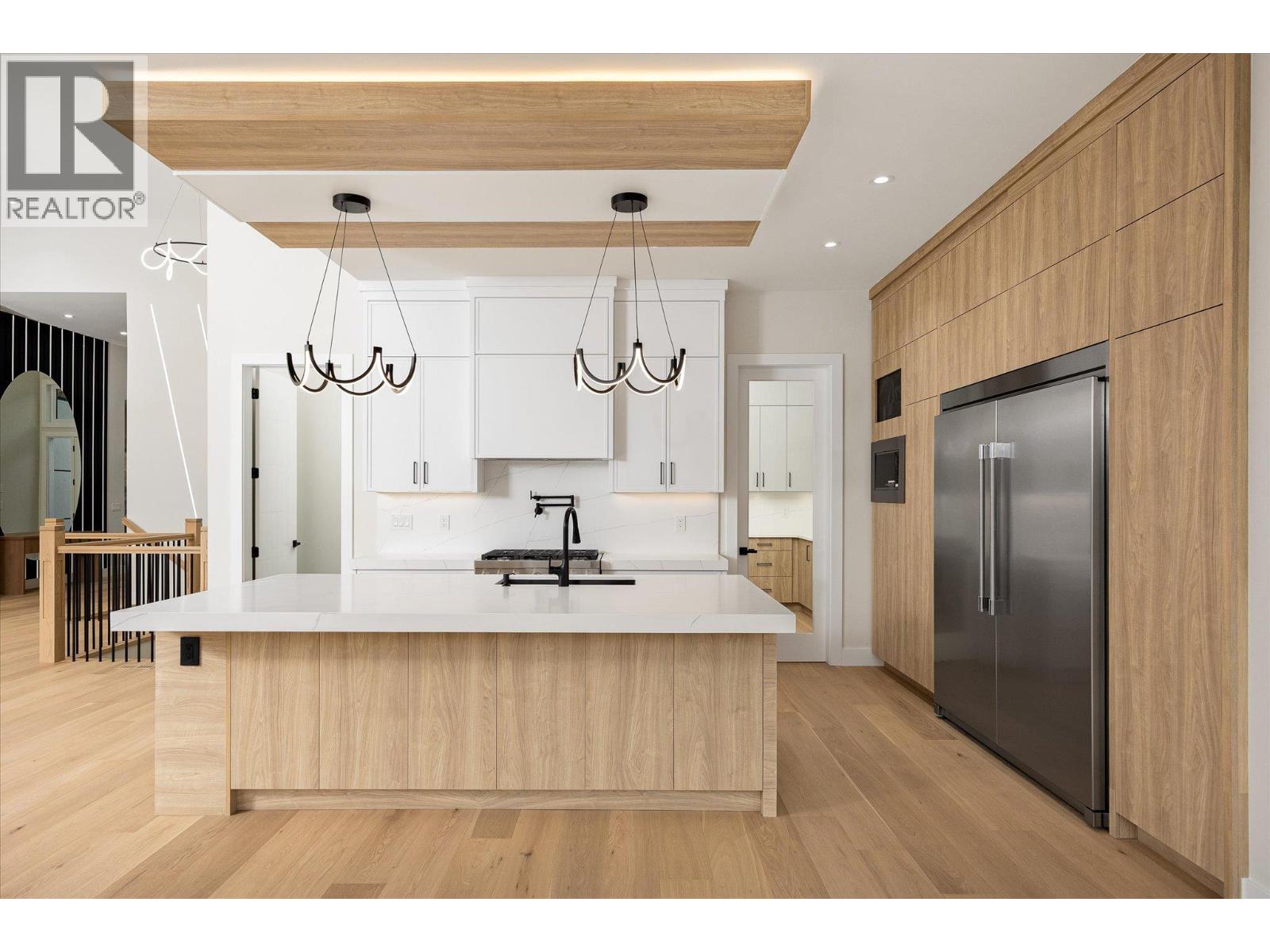  979 Loseth Drive, Kelowna