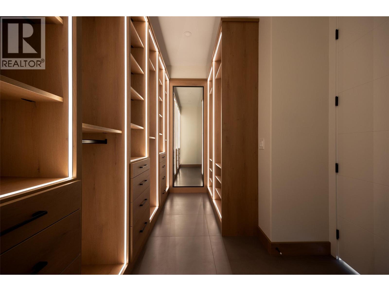  979 Loseth Drive, Kelowna