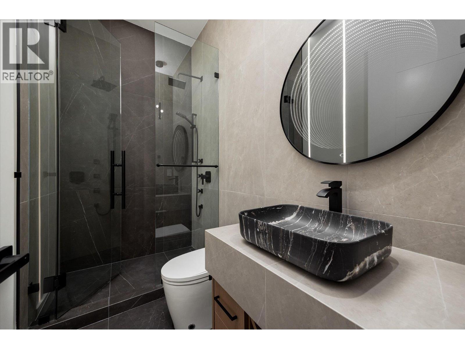  979 Loseth Drive, Kelowna