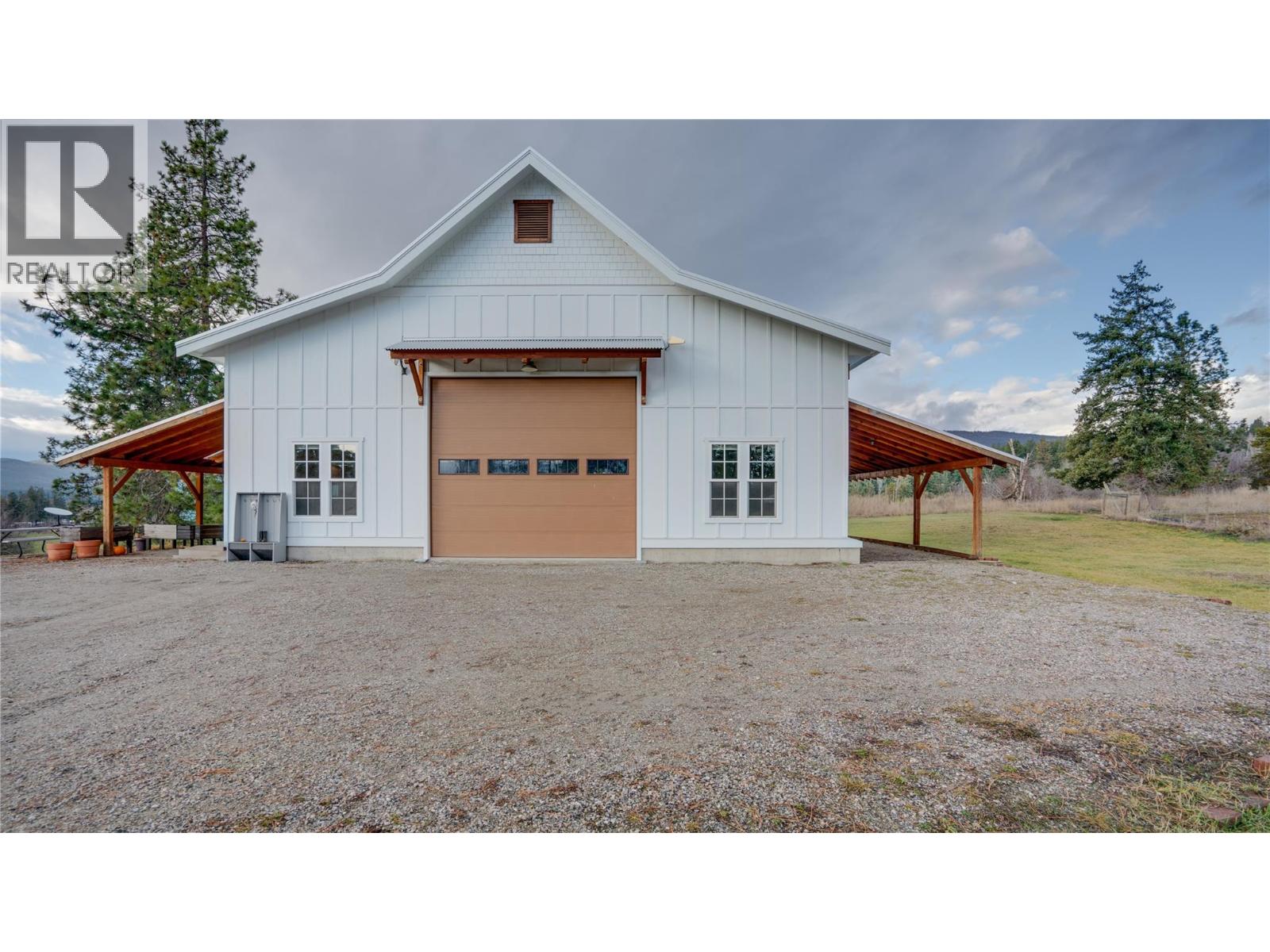  3922 Hullcar Road, Armstrong