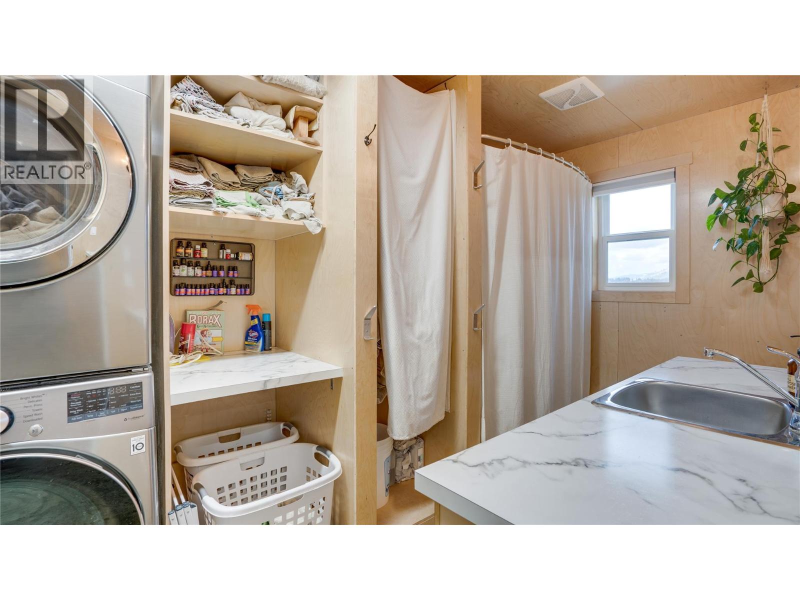  3922 Hullcar Road, Armstrong