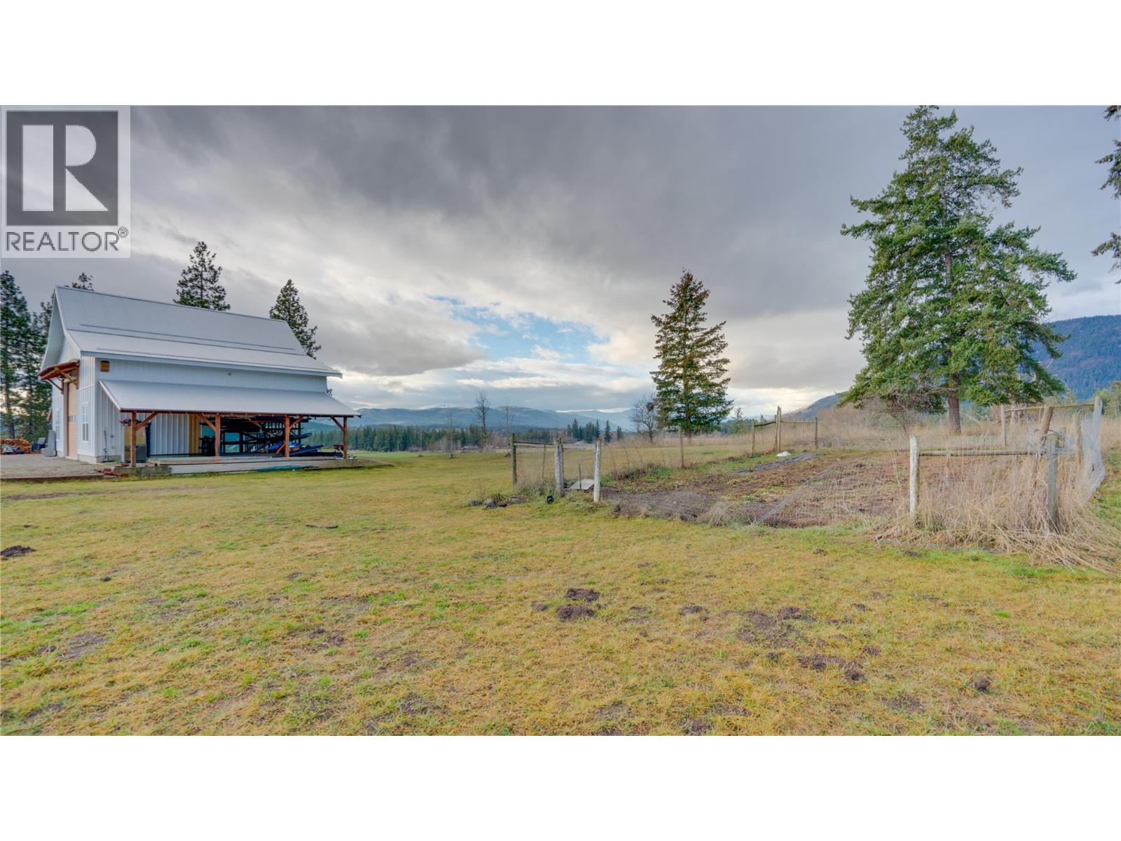  3922 Hullcar Road, Armstrong
