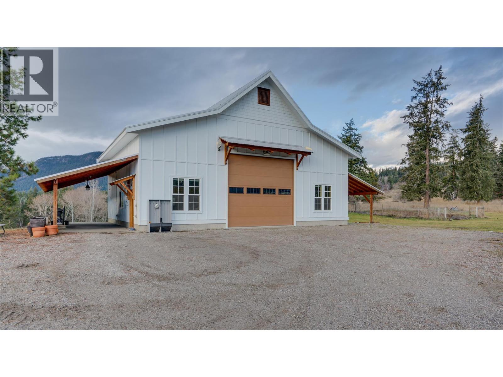  3922 Hullcar Road, Armstrong