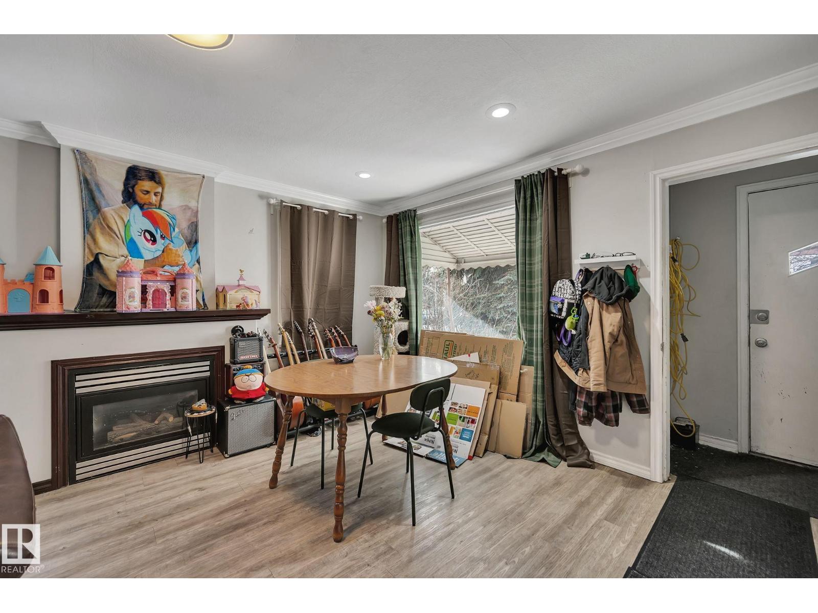 12235 104 ST NW - 1