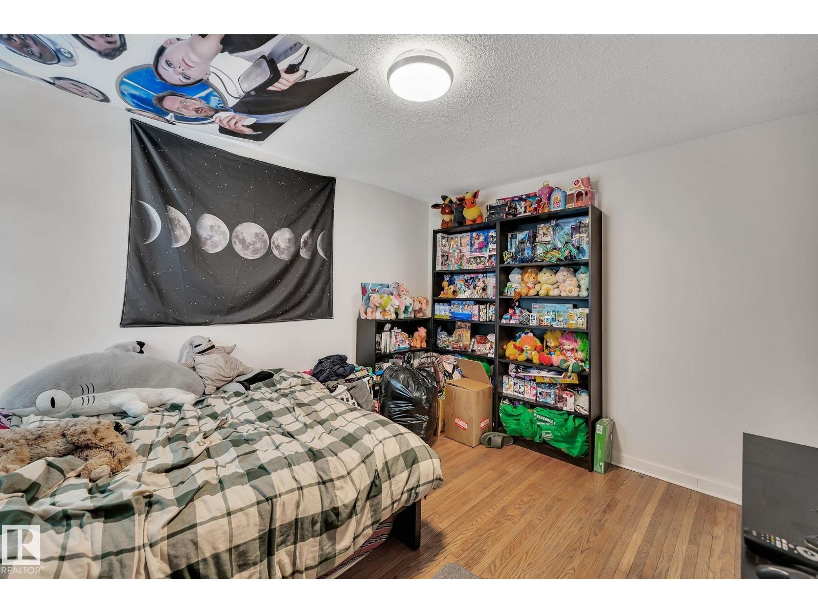 12235 104 ST NW - 12