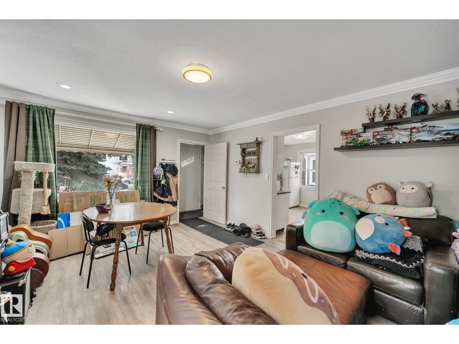12235 104 ST NW - 5