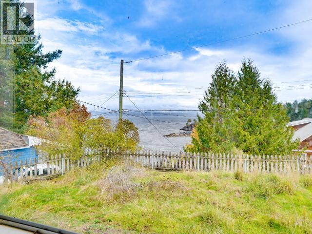 5358 EARL STREET, Texada Island