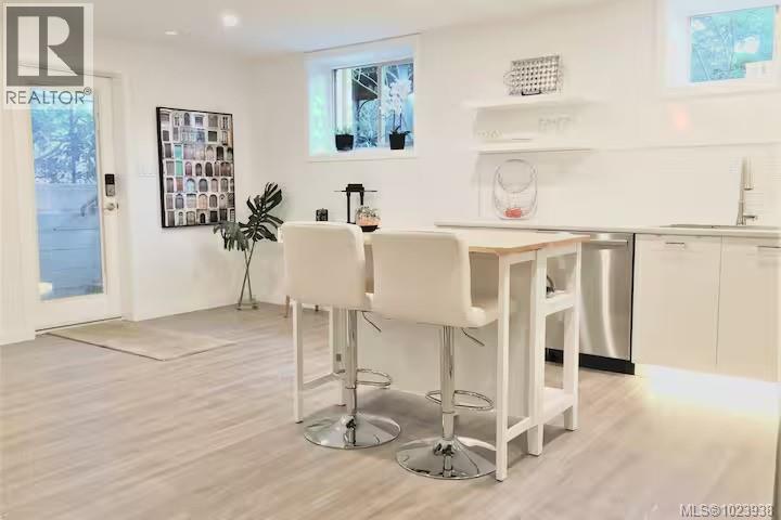  2241 Lifton Place, Saanich