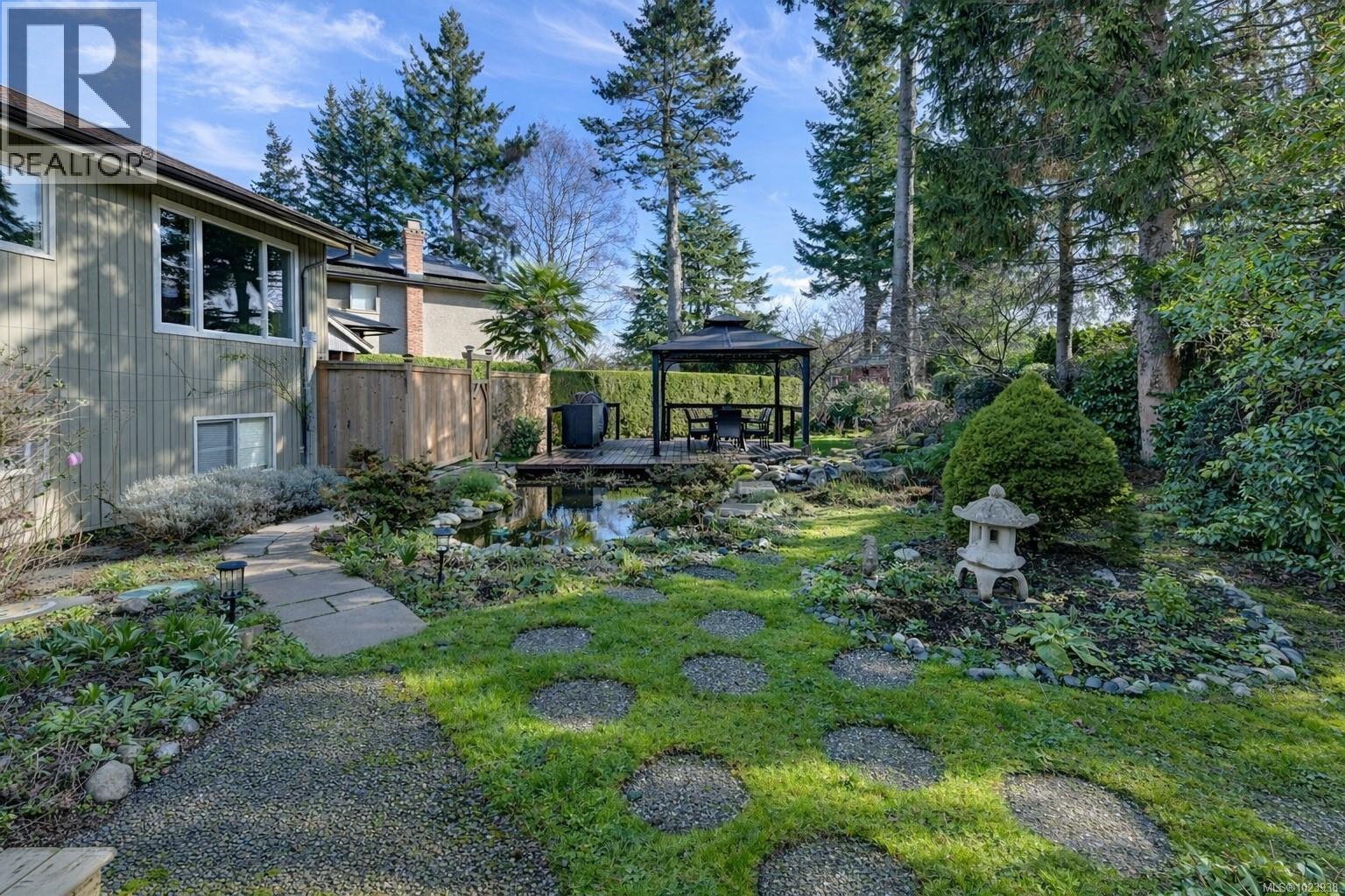  2241 Lifton Place, Saanich