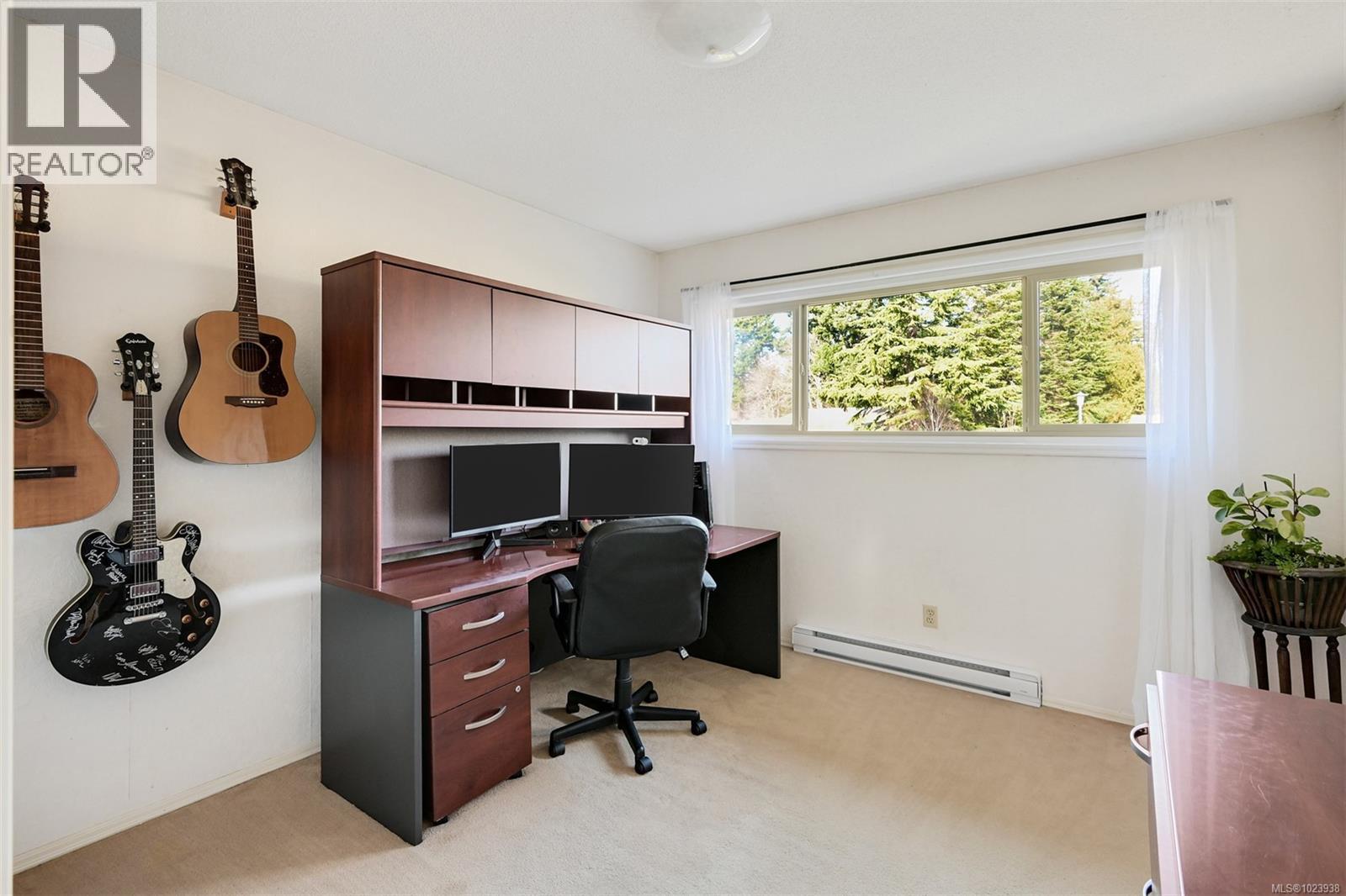  2241 Lifton Place, Saanich