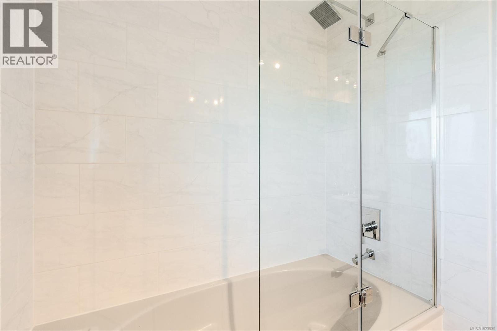  2241 Lifton Place, Saanich