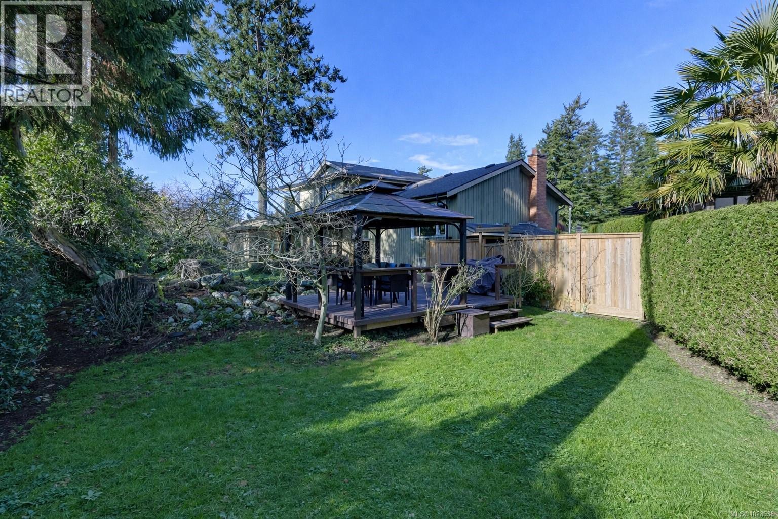  2241 Lifton Place, Saanich