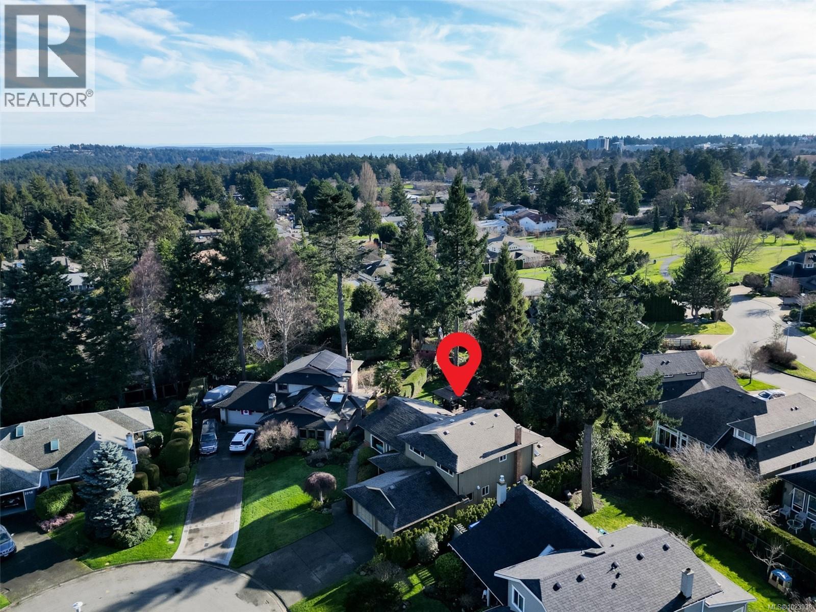  2241 Lifton Place, Saanich