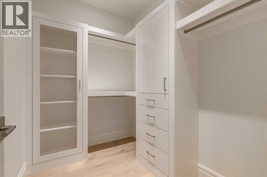 Single Family House for Sale in   Avenue SW Elbow Park Calgary 