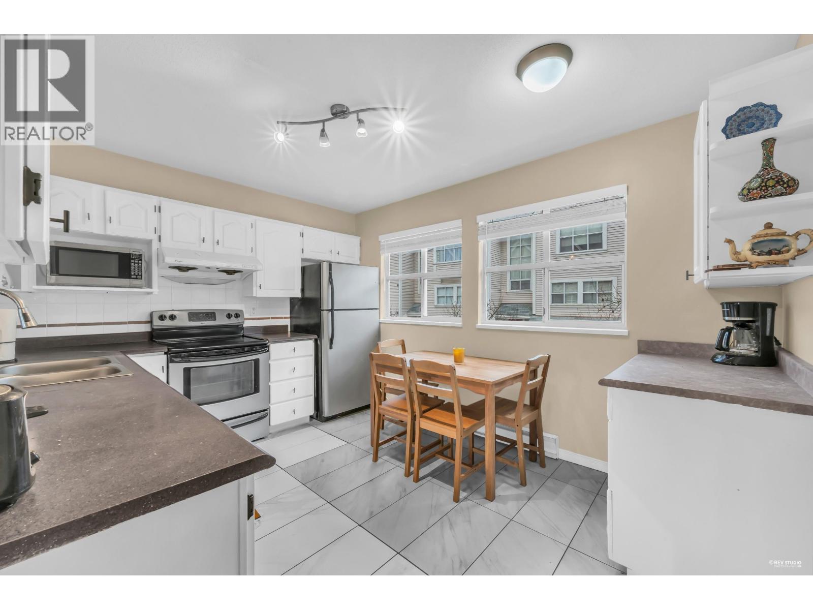 73 2450 HAWTHORNE AVENUE, Port Coquitlam