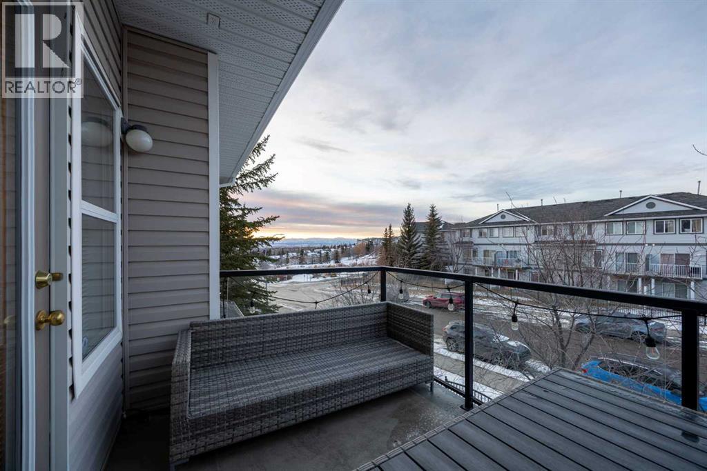 Single Family House for Sale in  Rocky Vista Terrace NW Rocky Ridge Calgary 