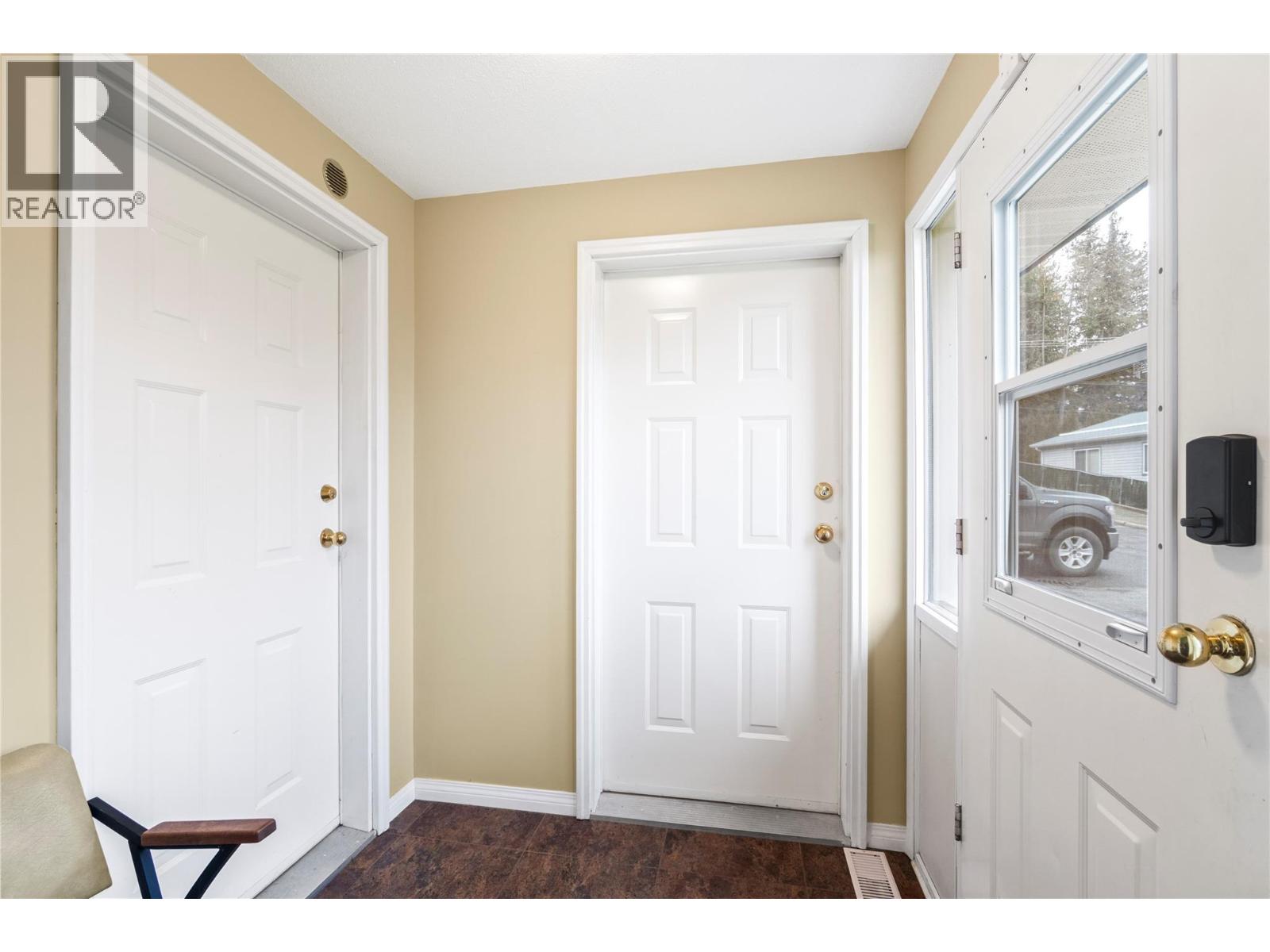  6960 50 Street Northeast, Salmon Arm