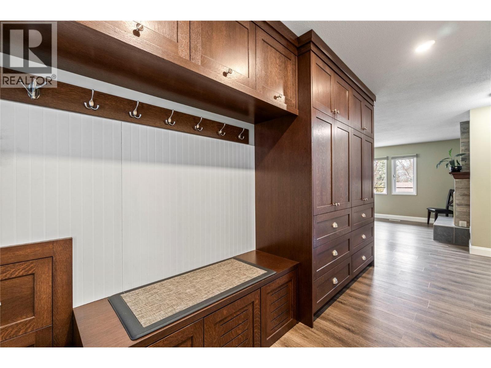  6960 50 Street Northeast, Salmon Arm