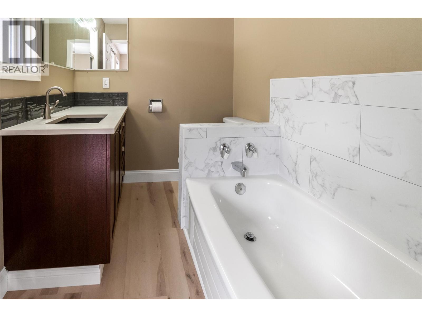  6960 50 Street Northeast, Salmon Arm