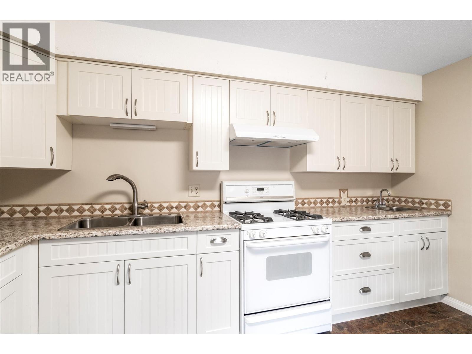  6960 50 Street Northeast, Salmon Arm