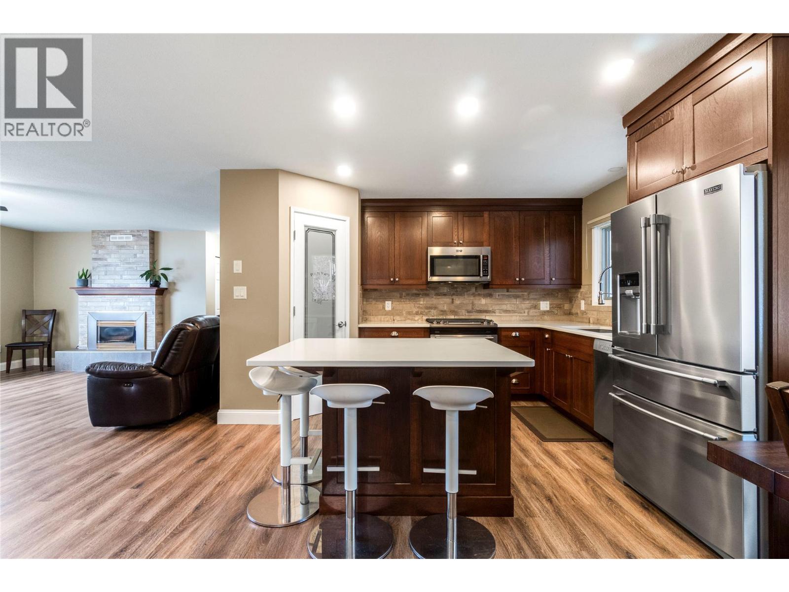  6960 50 Street Northeast, Salmon Arm