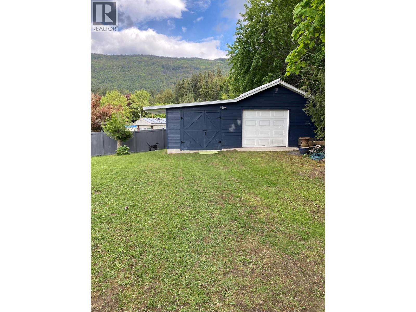  6960 50 Street Northeast, Salmon Arm
