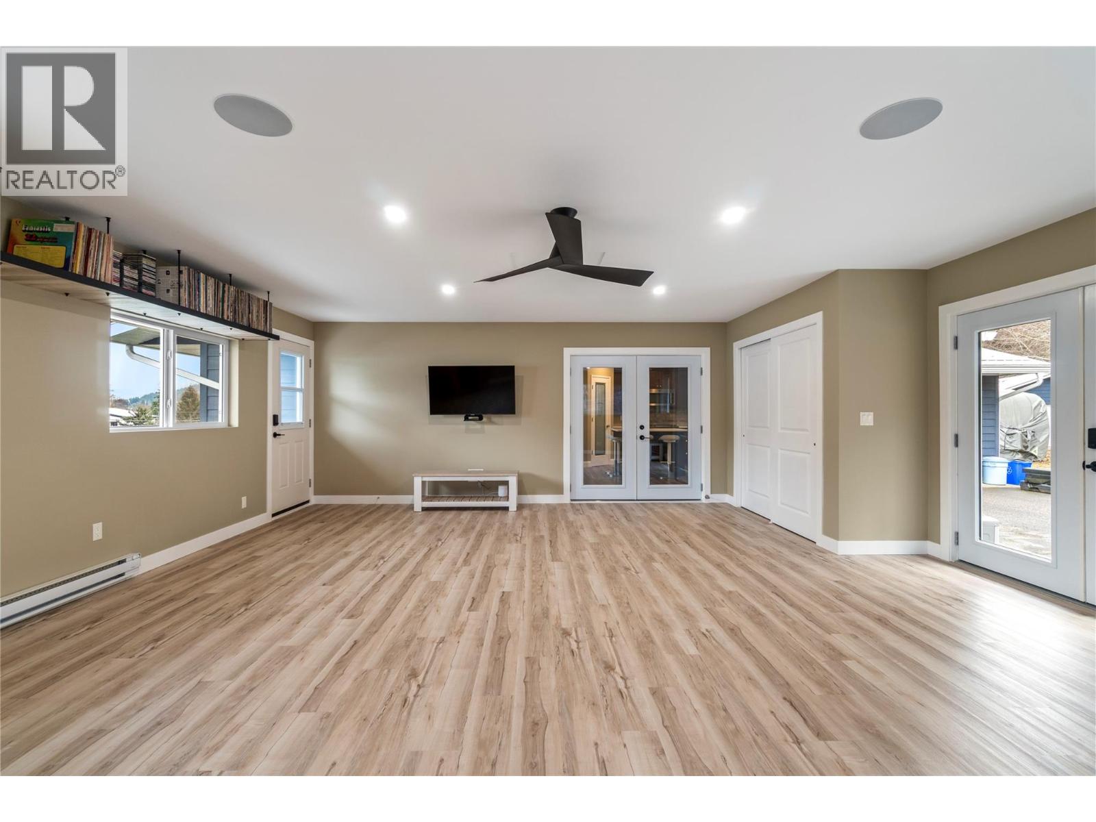 6960 50 Street NE - 17