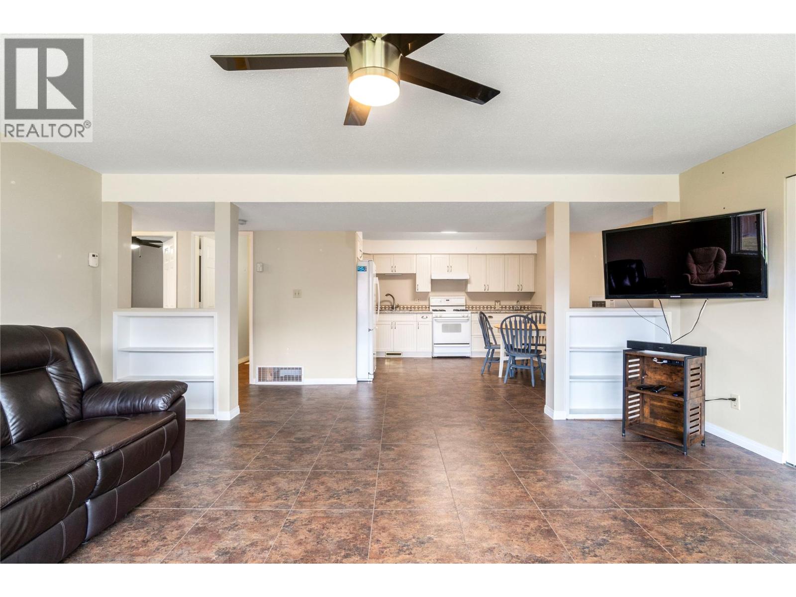  6960 50 Street Northeast, Salmon Arm