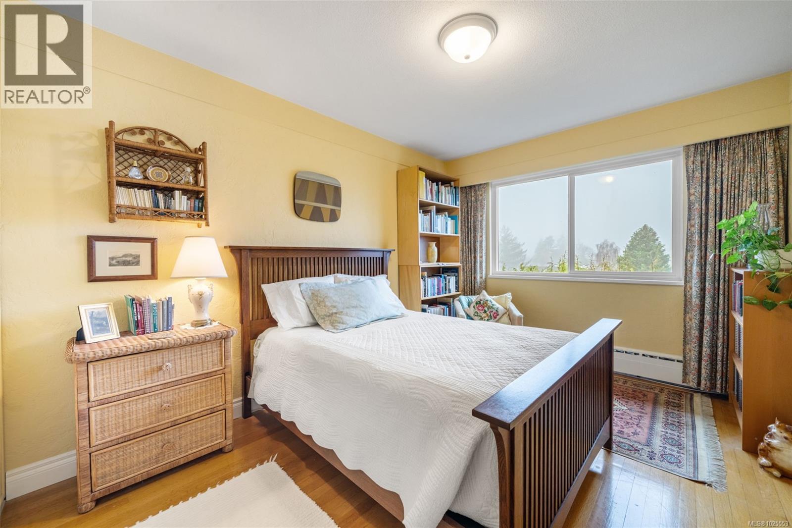 305 1270 Beach Drive, Oak Bay