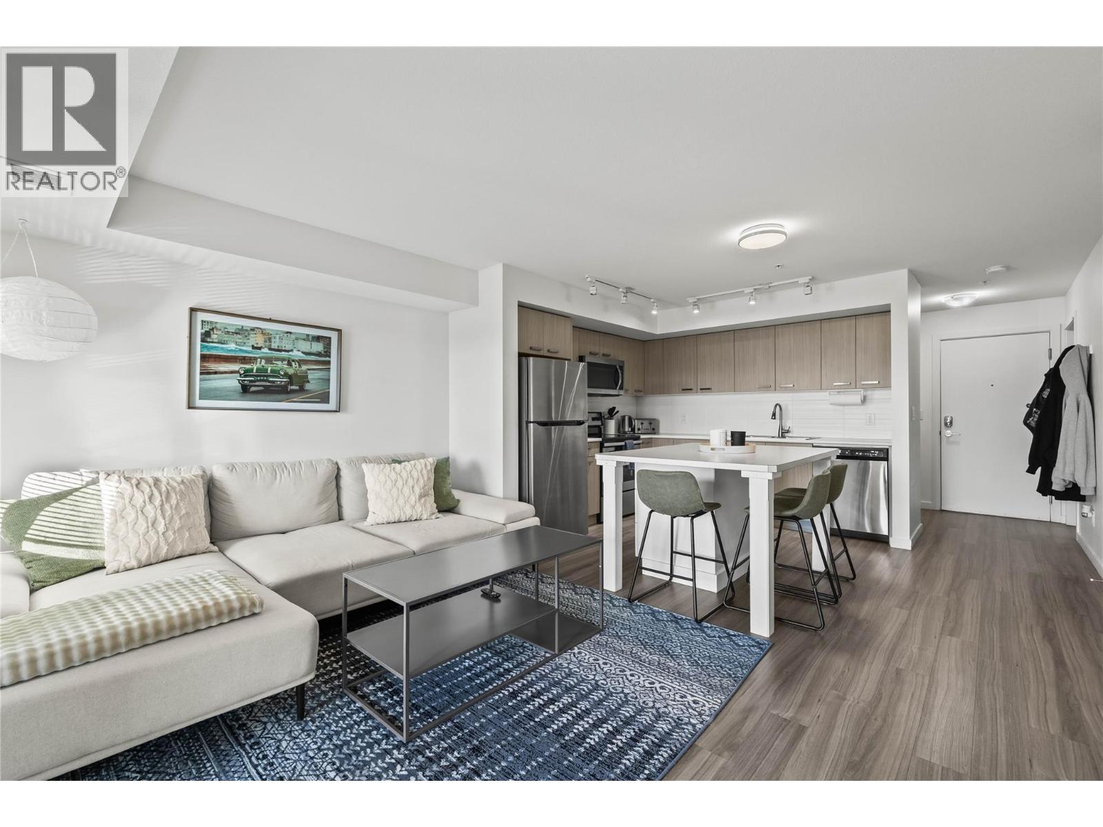 203 775 Academy Way, Kelowna