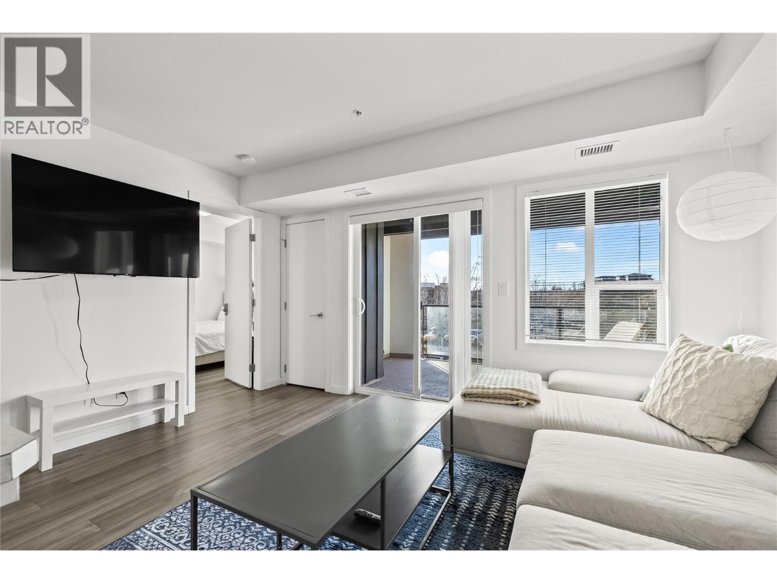 203 775 Academy Way, Kelowna