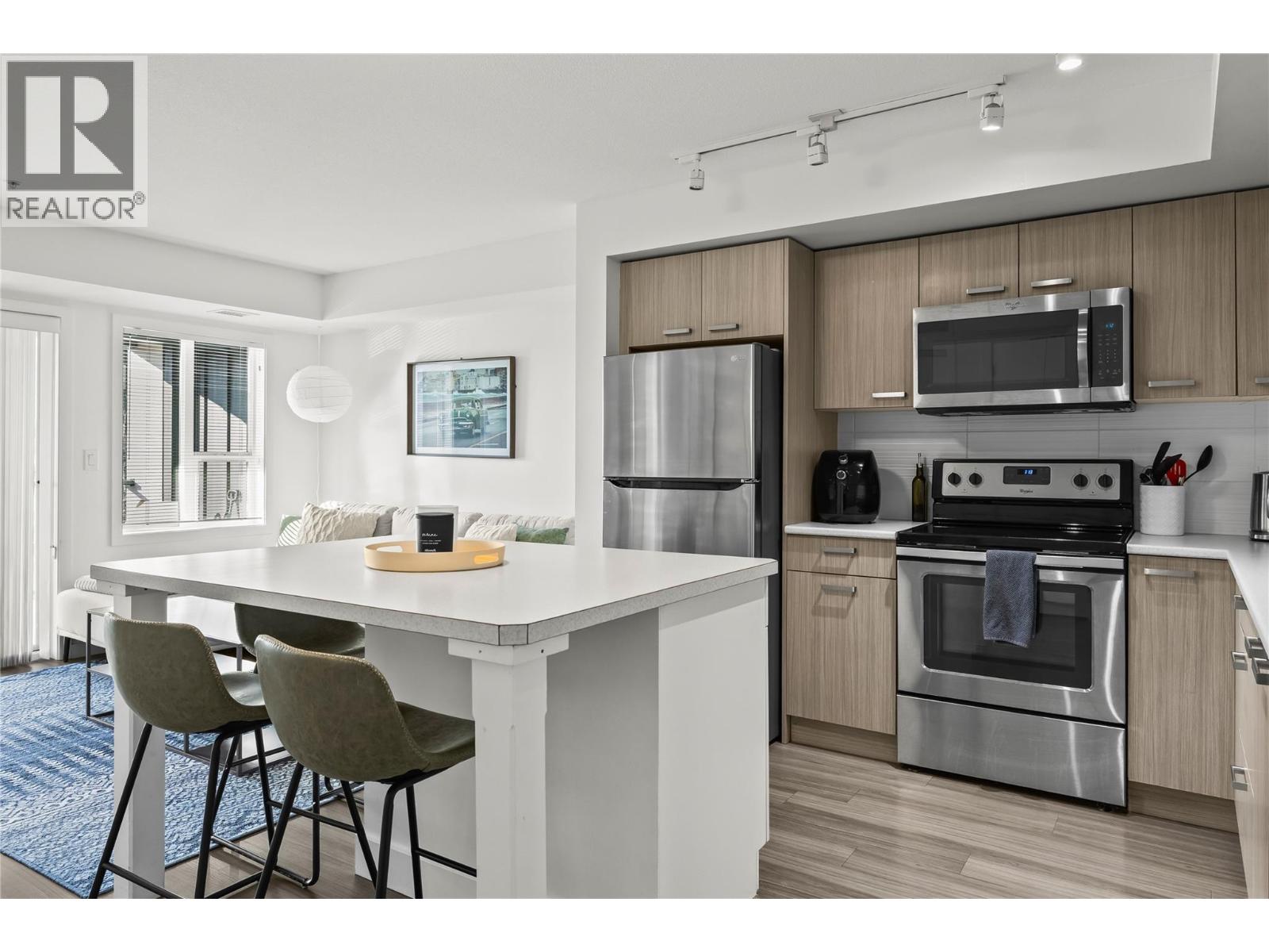 203 775 Academy Way, Kelowna