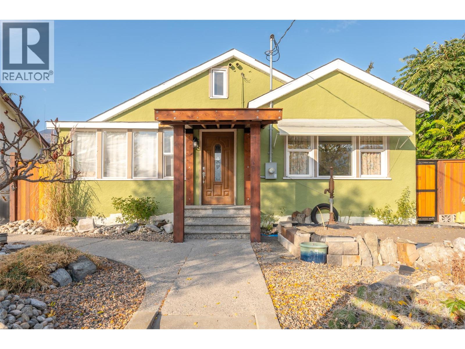 6130 Kootenay Street, Oliver