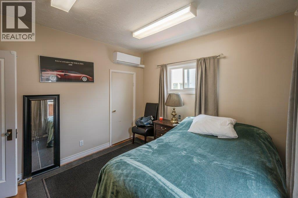 6130 Kootenay Street, Oliver