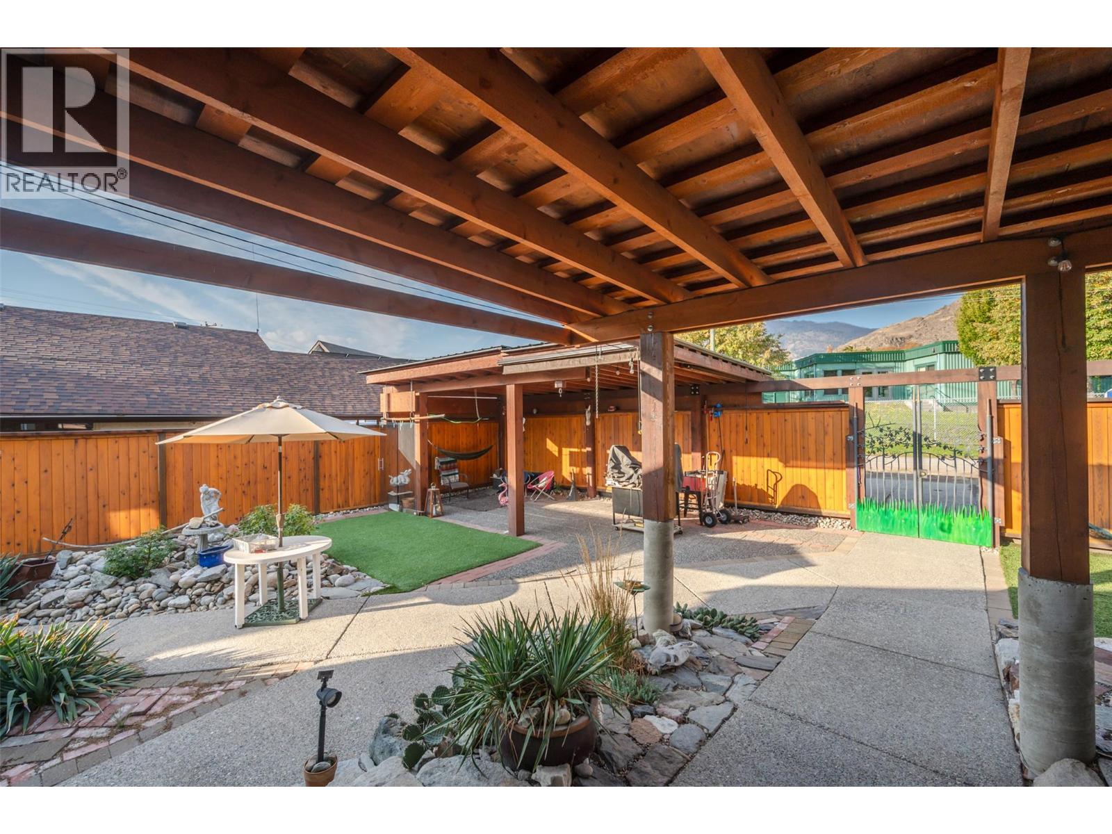 6130 Kootenay Street, Oliver