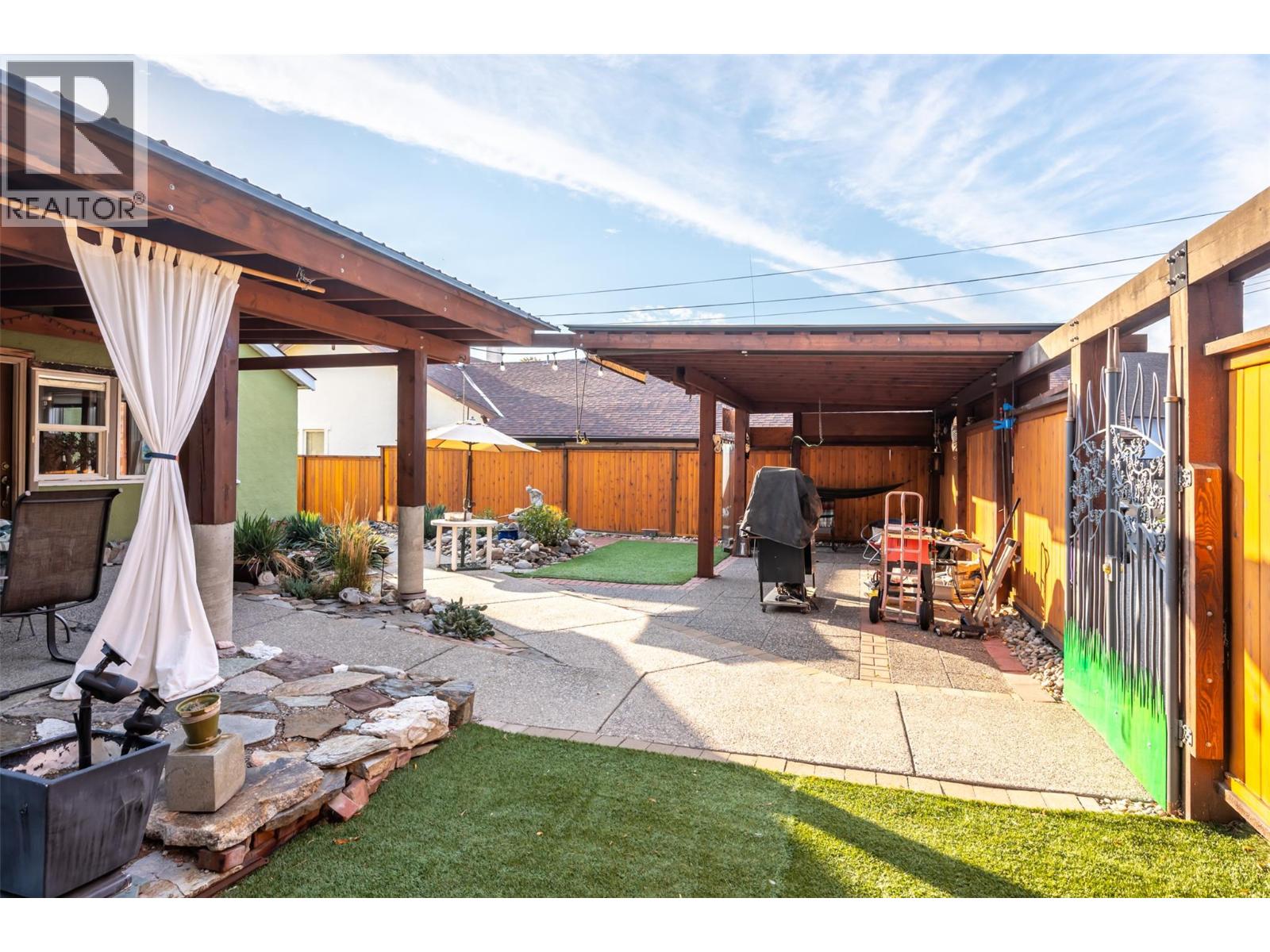 6130 Kootenay Street, Oliver