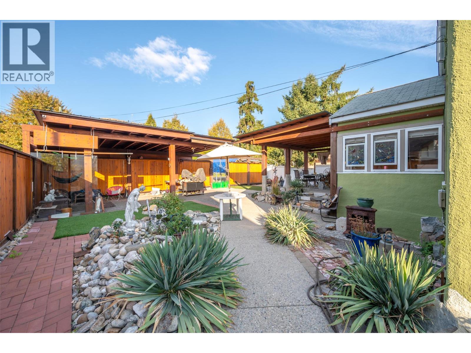 6130 Kootenay Street, Oliver