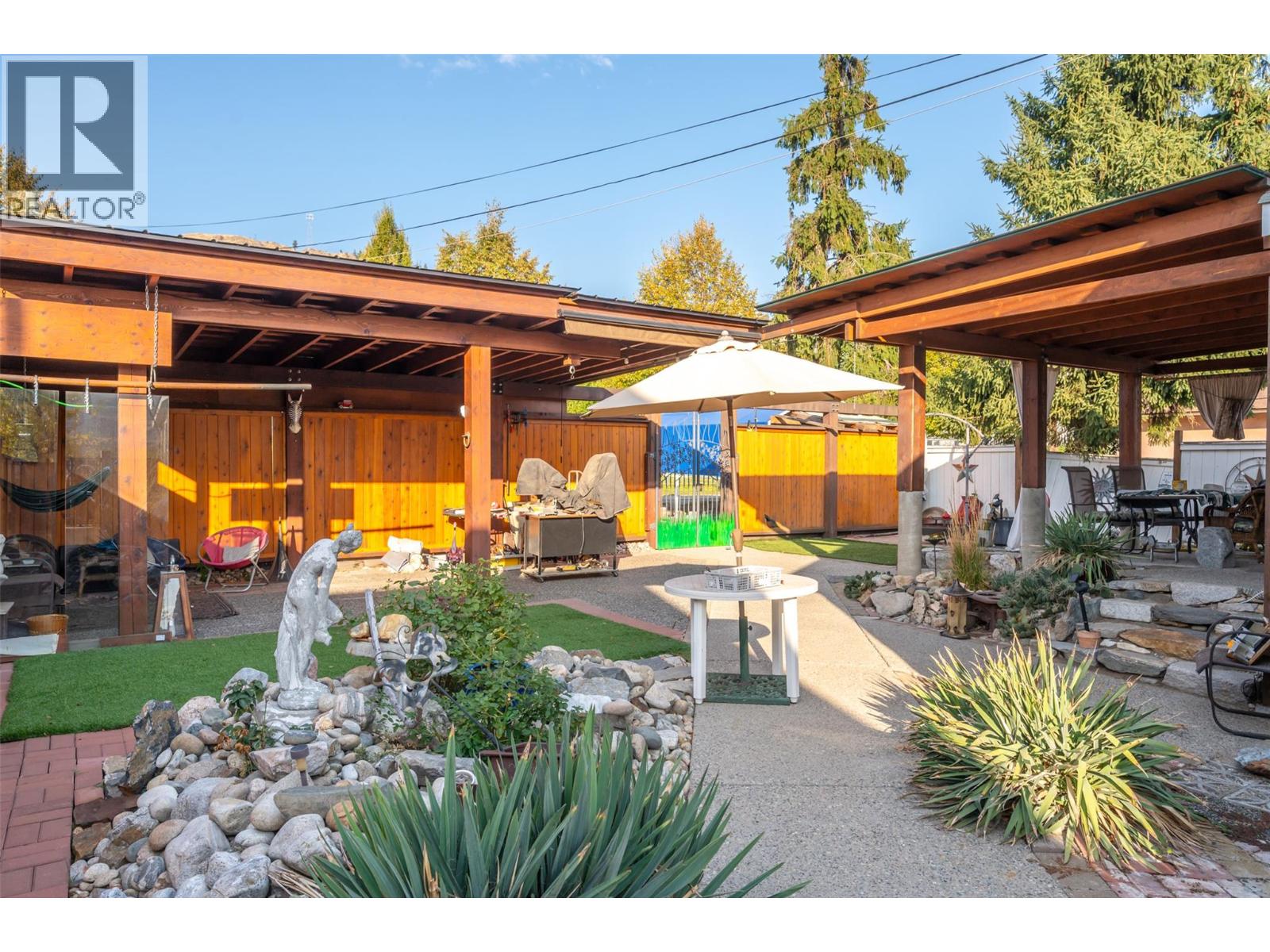 6130 Kootenay Street, Oliver