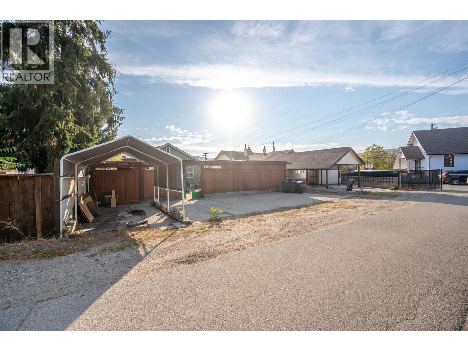 6130 Kootenay Street, Oliver