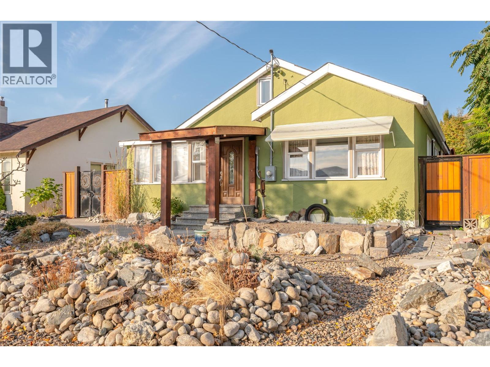 6130 Kootenay Street, Oliver