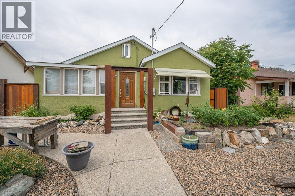 6130 Kootenay Street, Oliver