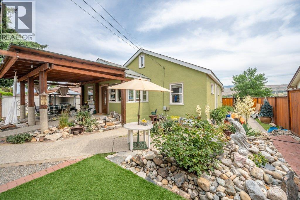 6130 Kootenay Street, Oliver