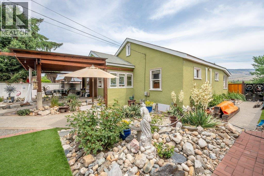 6130 Kootenay Street, Oliver