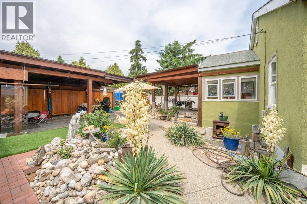 6130 Kootenay Street, Oliver