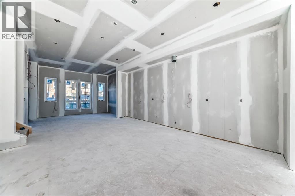 Single Family House for Sale in   Avenue NW Bowness Calgary 