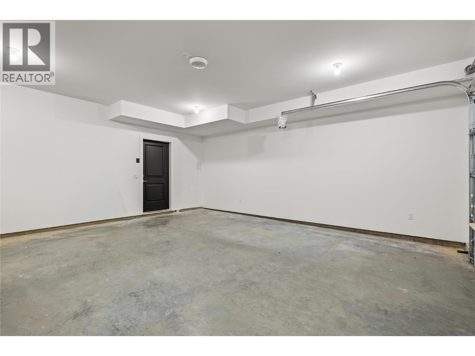 2 2957 Conlin Court, Kelowna