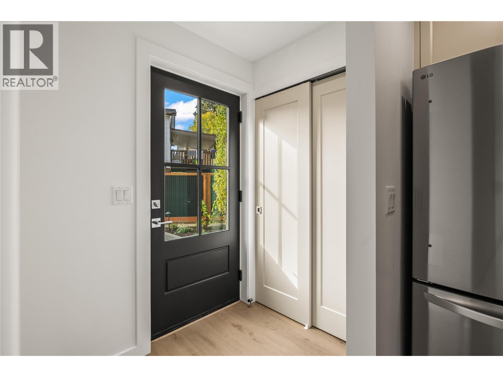 2 2957 Conlin Court, Kelowna