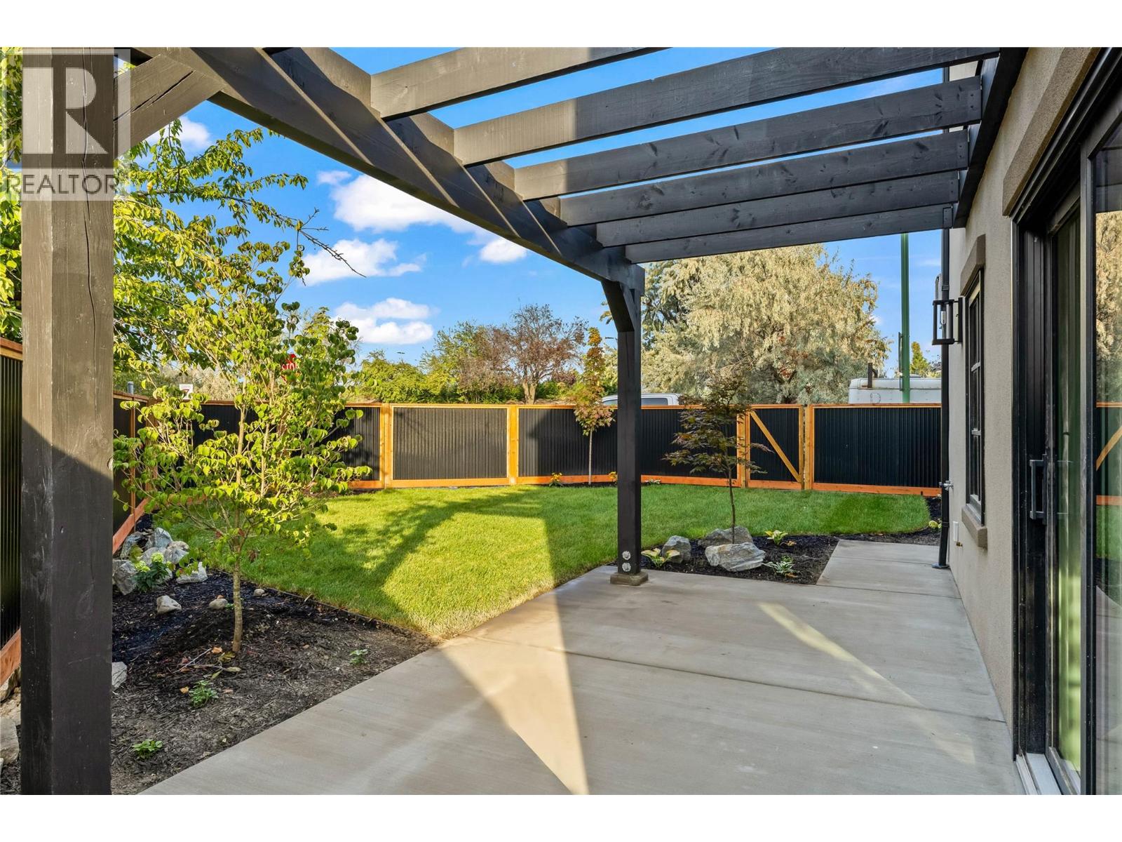 1 2957 Conlin Court, Kelowna