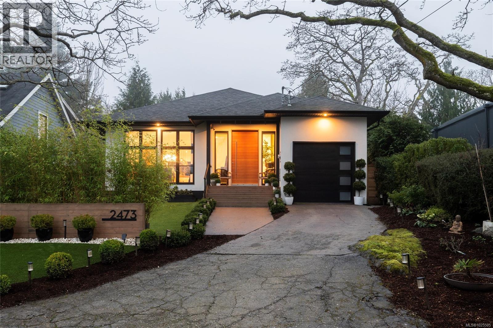  2473 Plumer Street, Oak Bay