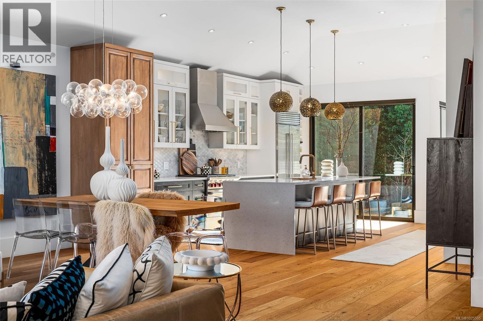  2473 Plumer Street, Oak Bay